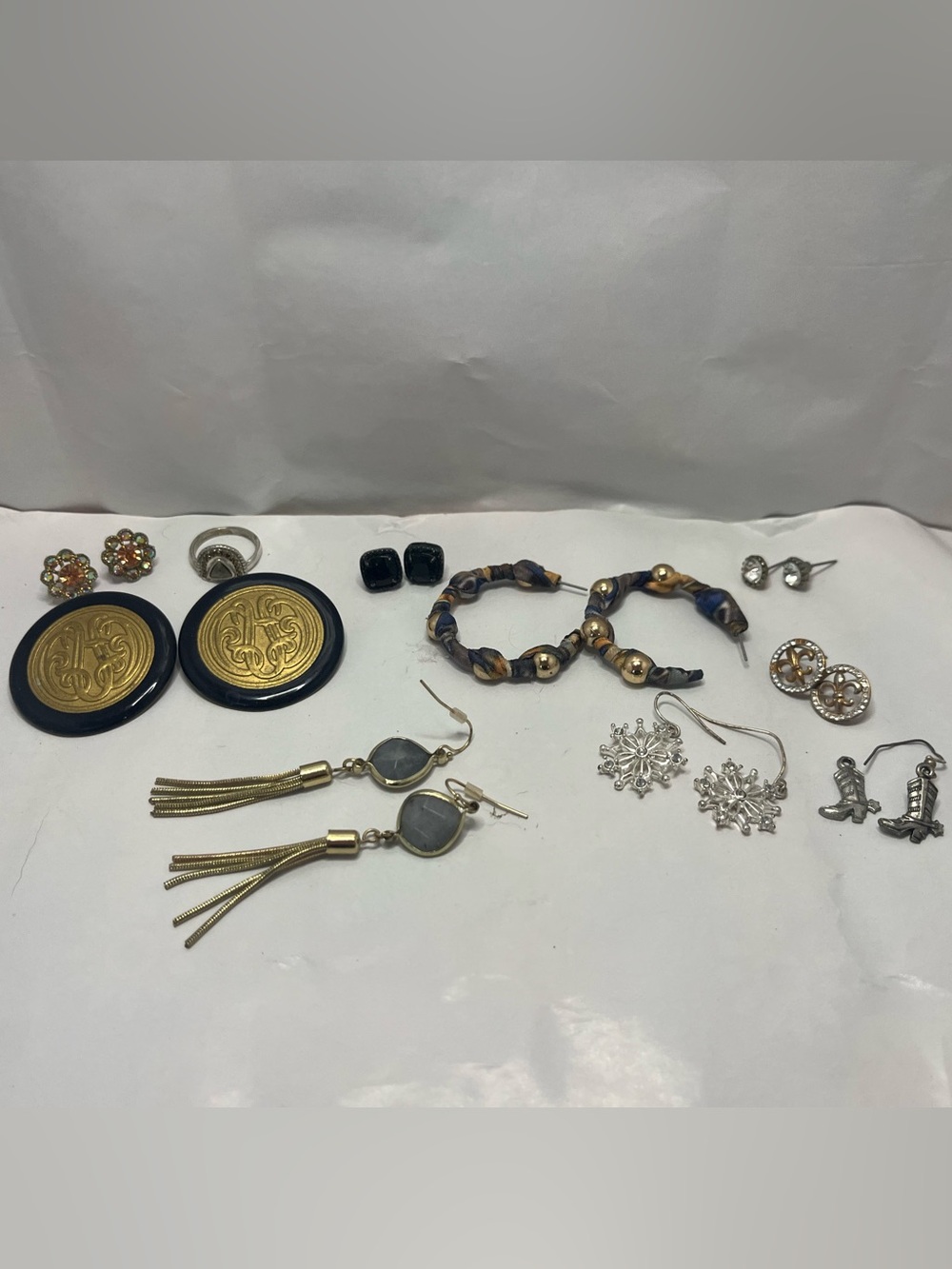 Assorted Fashion Earrings and Jewelry Lot